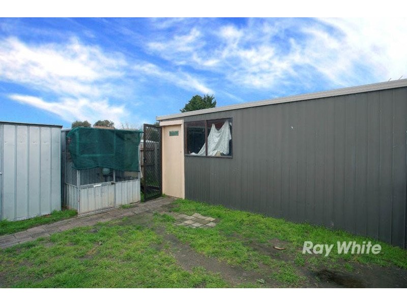 25 Denham Crescent, Cranbourne VIC 3977
