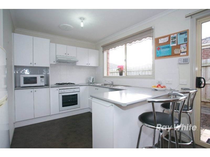 11 Calais Circuit, Cranbourne VIC 3977