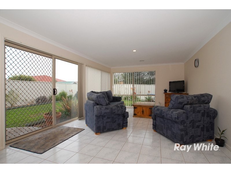 5 Pellenor Lane, Cranbourne VIC 3977