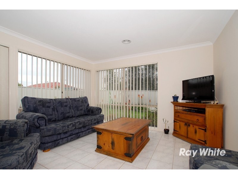 5 Pellenor Lane, Cranbourne VIC 3977