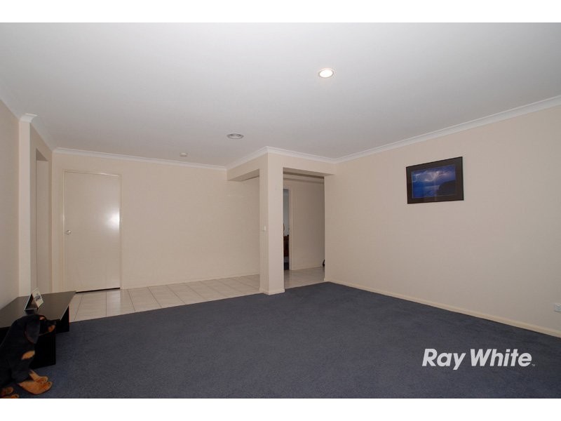5 Pellenor Lane, Cranbourne VIC 3977