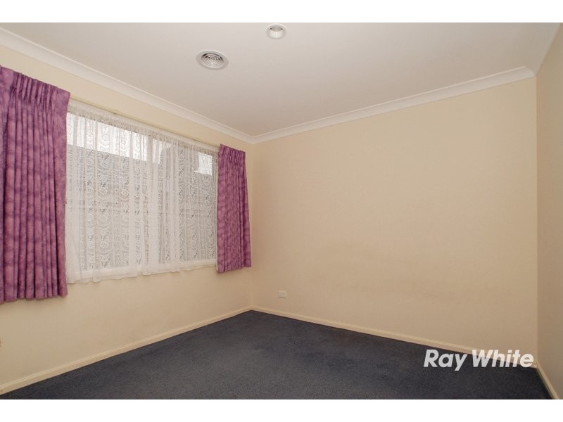 5 Pellenor Lane, Cranbourne VIC 3977