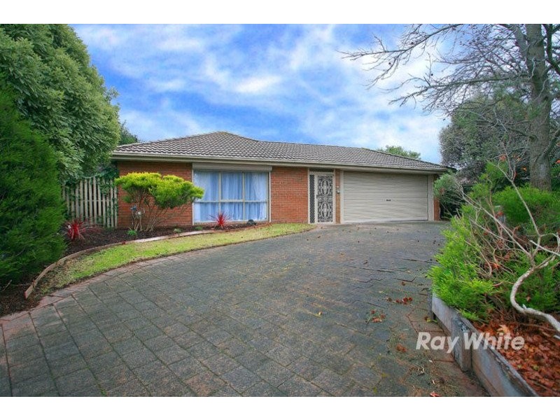 72 Lesdon Avenue, Cranbourne VIC 3977