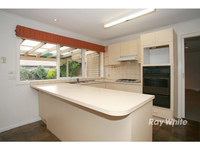 72 Lesdon Avenue, Cranbourne VIC 3977