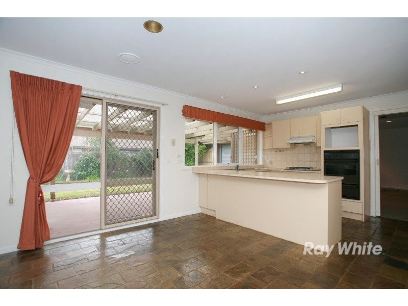 72 Lesdon Avenue, Cranbourne VIC 3977