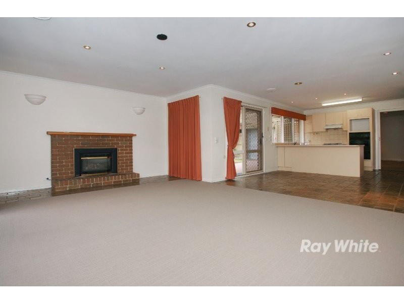 72 Lesdon Avenue, Cranbourne VIC 3977