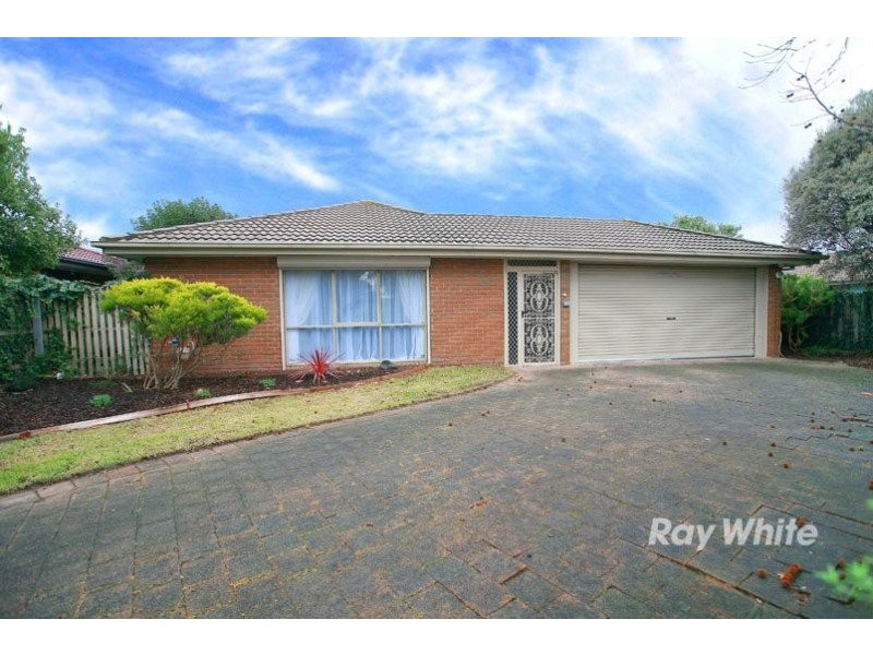72 Lesdon Avenue, Cranbourne VIC 3977