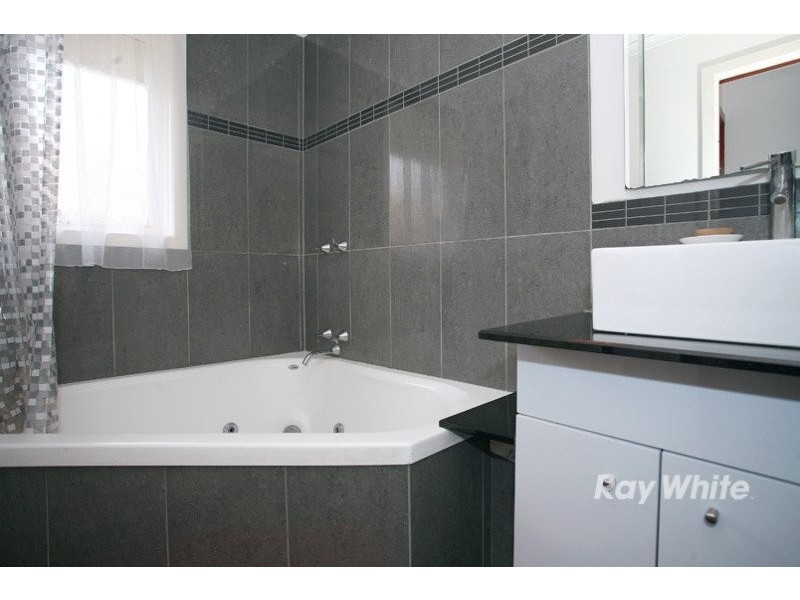 3 Geoffrey Court, Cranbourne VIC 3977