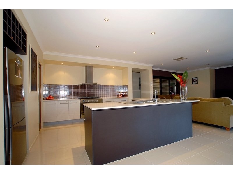 37 Wild Scotchman Way, Cranbourne East VIC 3977