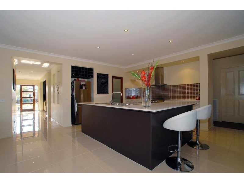 37 Wild Scotchman Way, Cranbourne East VIC 3977