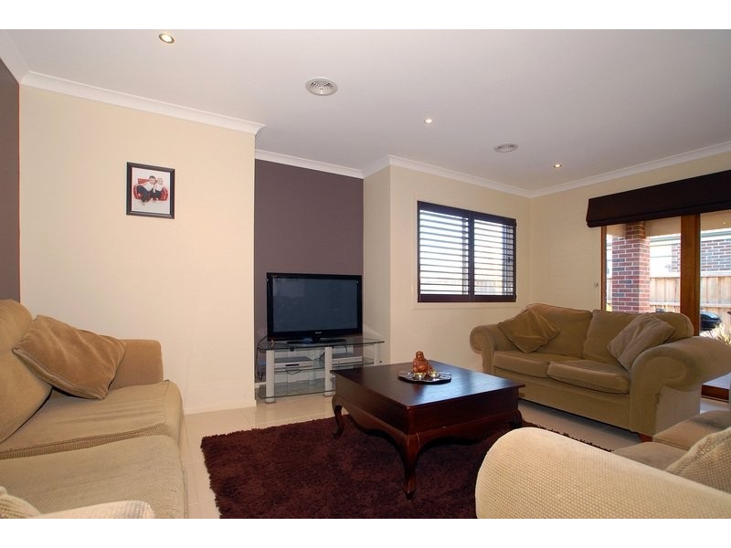 37 Wild Scotchman Way, Cranbourne East VIC 3977