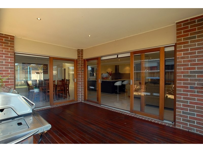 37 Wild Scotchman Way, Cranbourne East VIC 3977