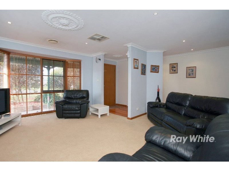 9 Franks Way, Cranbourne North VIC 3977