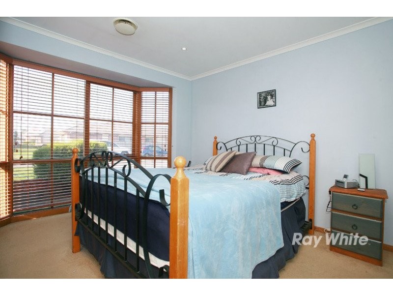 9 Franks Way, Cranbourne North VIC 3977