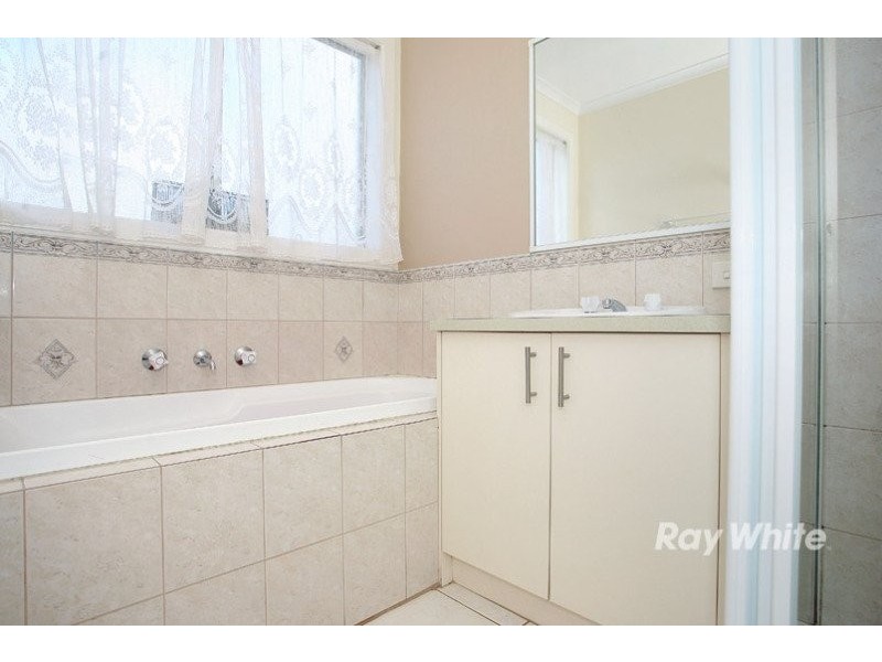 3 Sharyn Street, Cranbourne VIC 3977