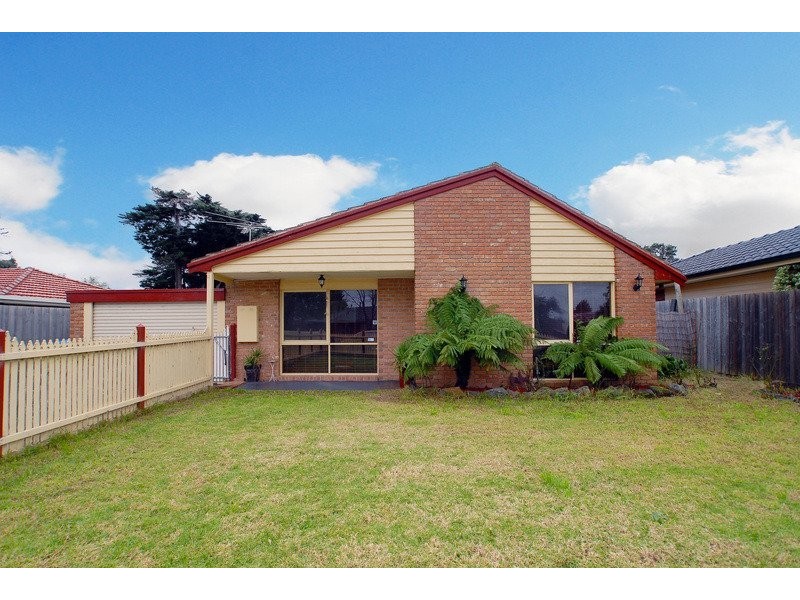 63 Lesdon Avenue, Cranbourne VIC 3977
