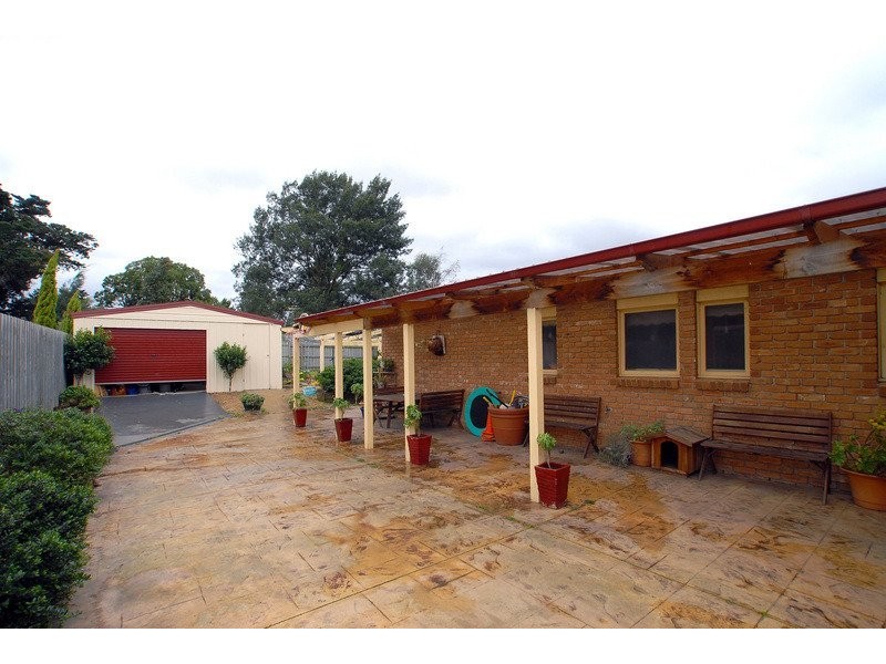 63 Lesdon Avenue, Cranbourne VIC 3977