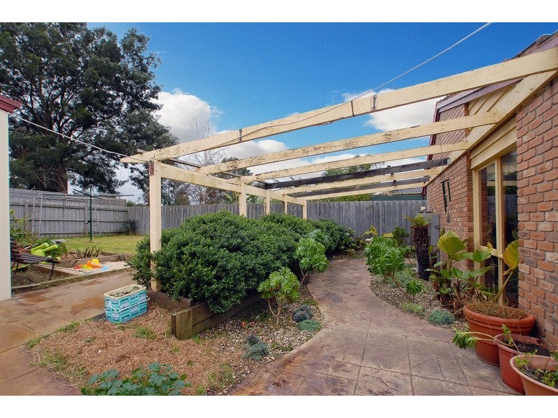 63 Lesdon Avenue, Cranbourne VIC 3977