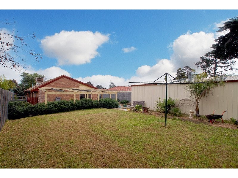 63 Lesdon Avenue, Cranbourne VIC 3977