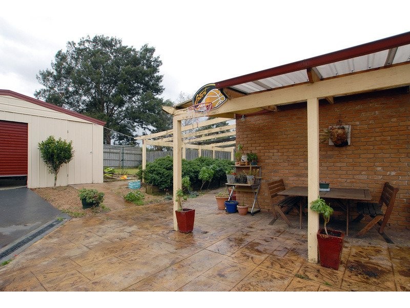 63 Lesdon Avenue, Cranbourne VIC 3977