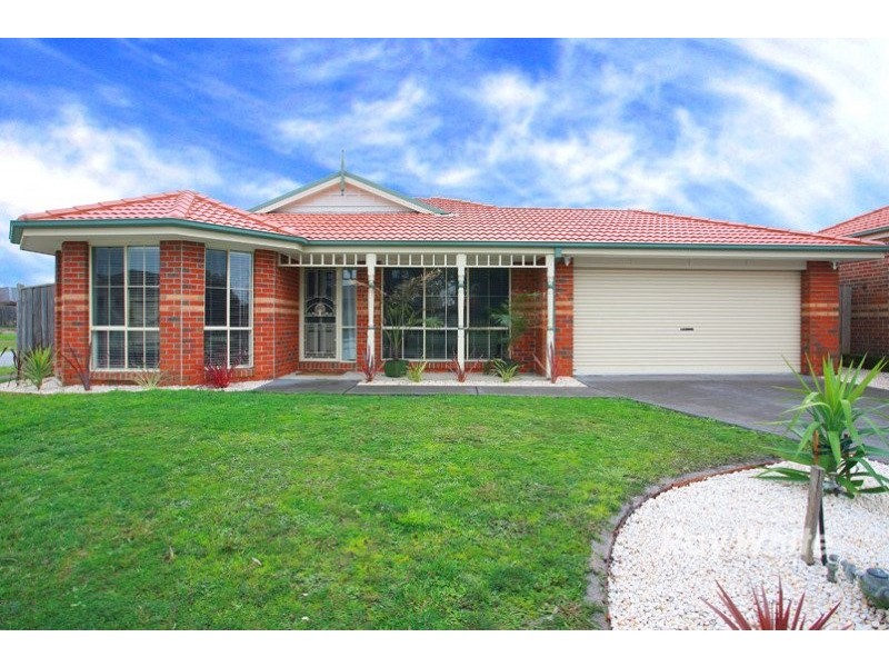 9 Silverstone Drive, Cranbourne VIC 3977
