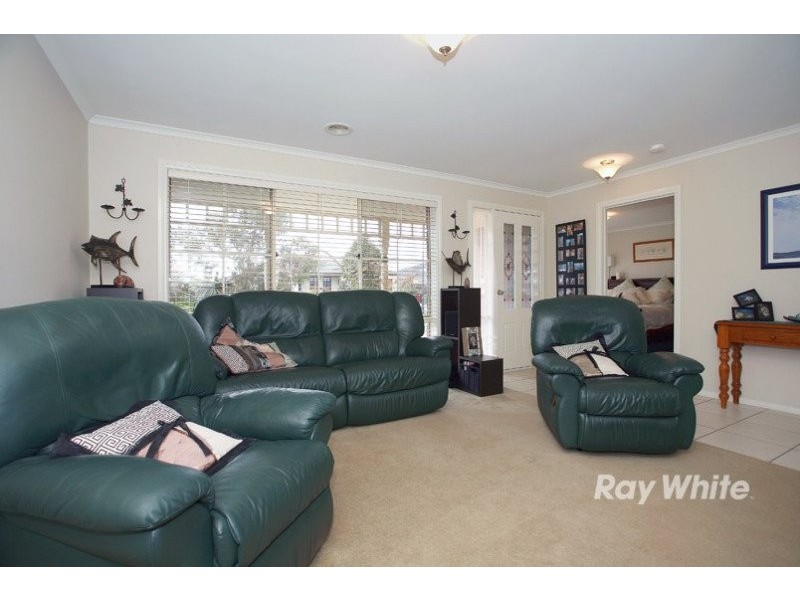 9 Silverstone Drive, Cranbourne VIC 3977