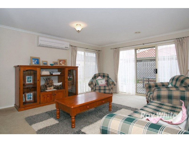 9 Silverstone Drive, Cranbourne VIC 3977