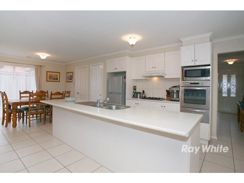 9 Silverstone Drive, Cranbourne VIC 3977