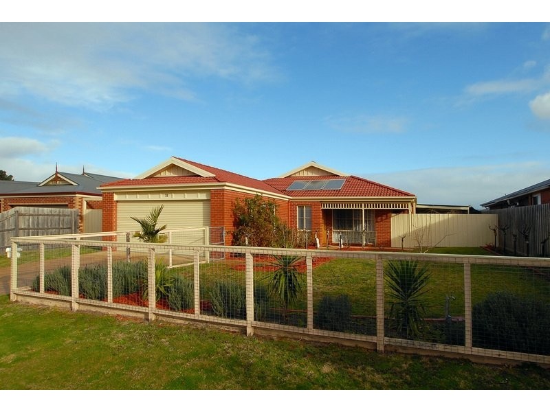 15 Petrel Close, Blind Bight VIC 3980