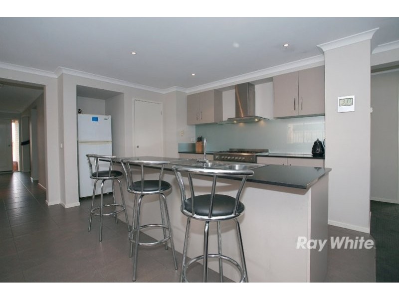 20 Forest Oak Court, Cranbourne VIC 3977