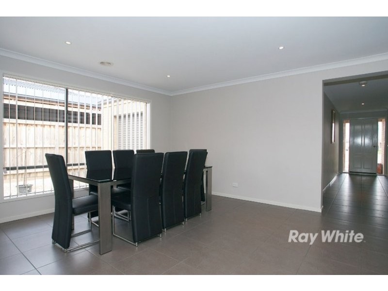 20 Forest Oak Court, Cranbourne VIC 3977