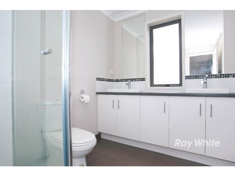 20 Forest Oak Court, Cranbourne VIC 3977