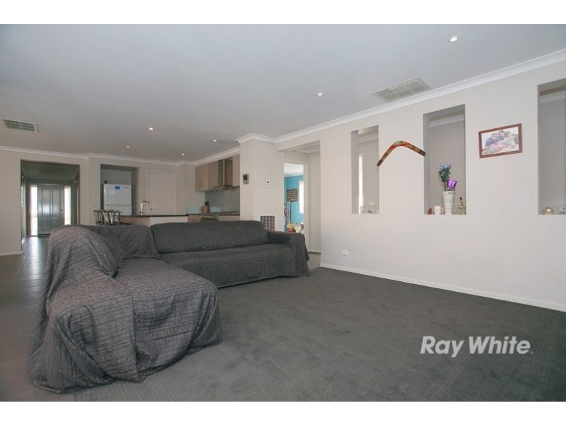 20 Forest Oak Court, Cranbourne VIC 3977