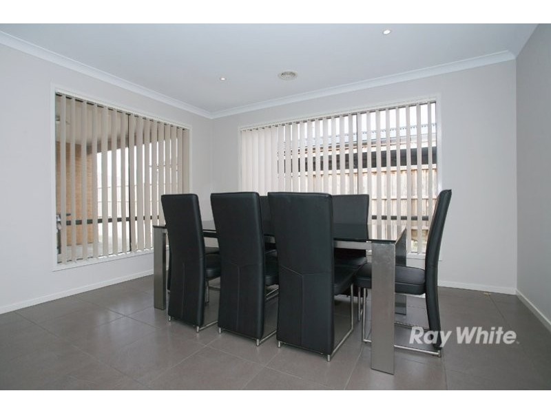 20 Forest Oak Court, Cranbourne VIC 3977