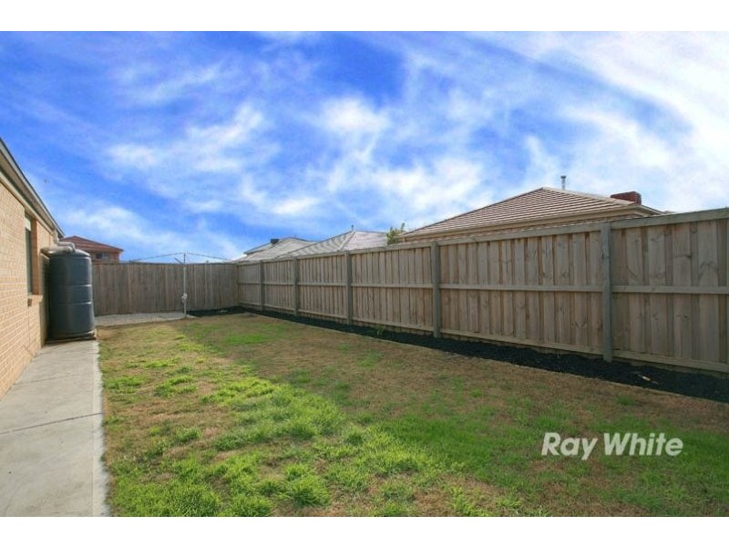 20 Forest Oak Court, Cranbourne VIC 3977