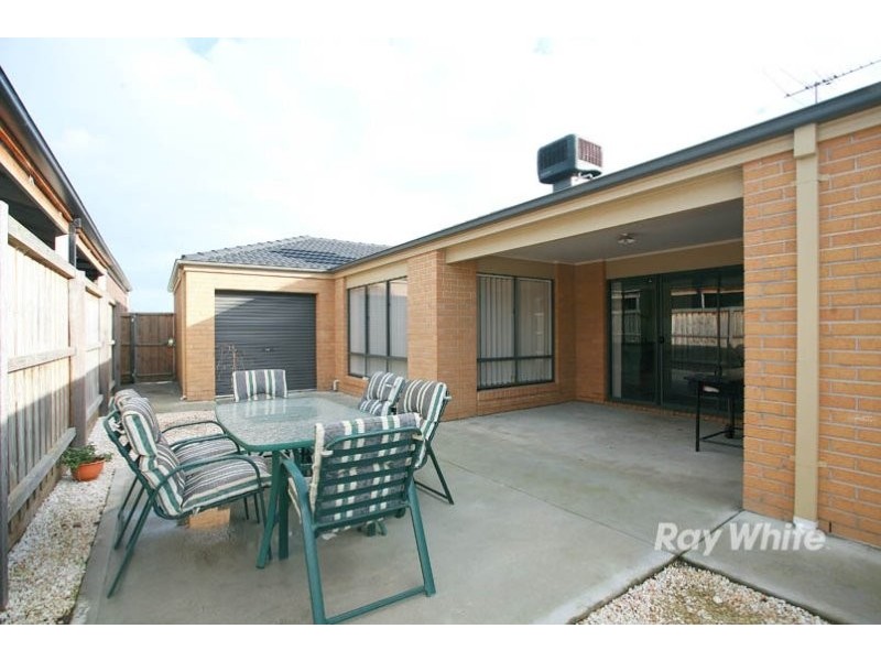 20 Forest Oak Court, Cranbourne VIC 3977