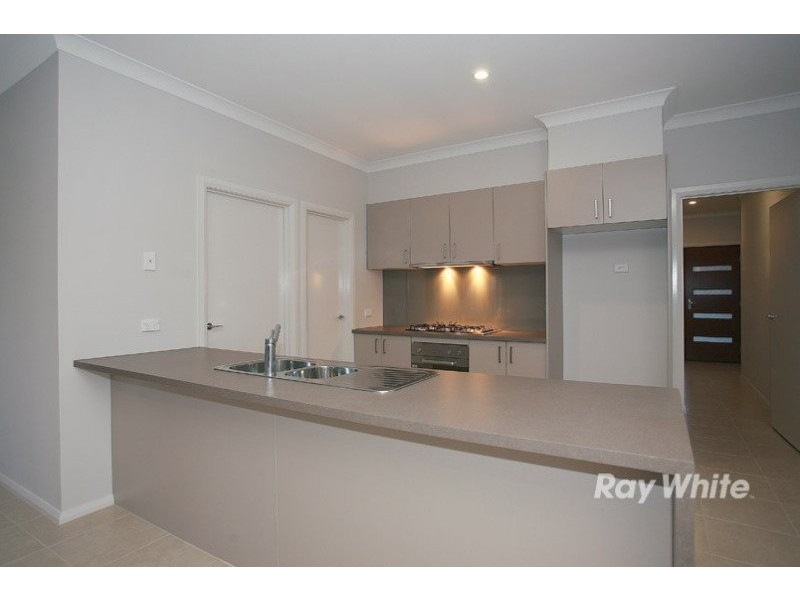 138 Alisma Blvd, Cranbourne North VIC 3977