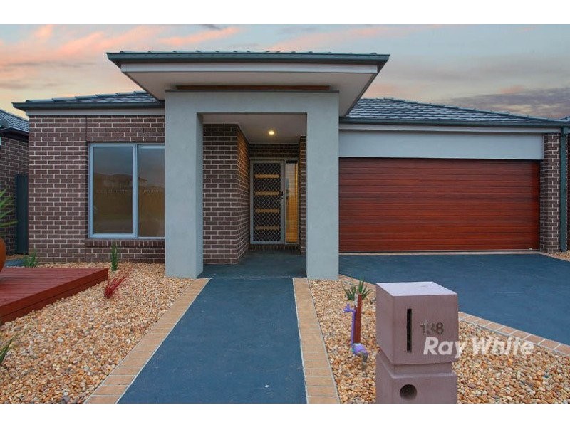 138 Alisma Blvd, Cranbourne North VIC 3977