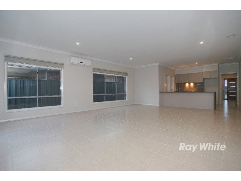 138 Alisma Blvd, Cranbourne North VIC 3977