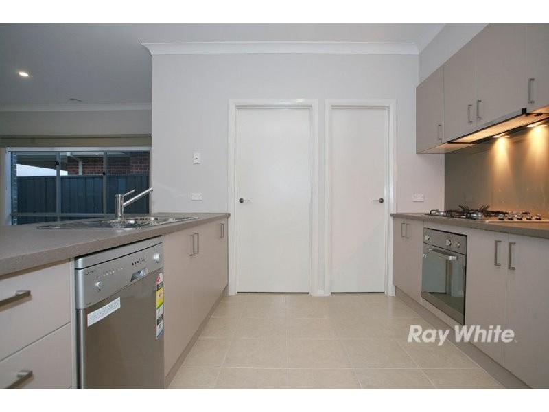 138 Alisma Blvd, Cranbourne North VIC 3977