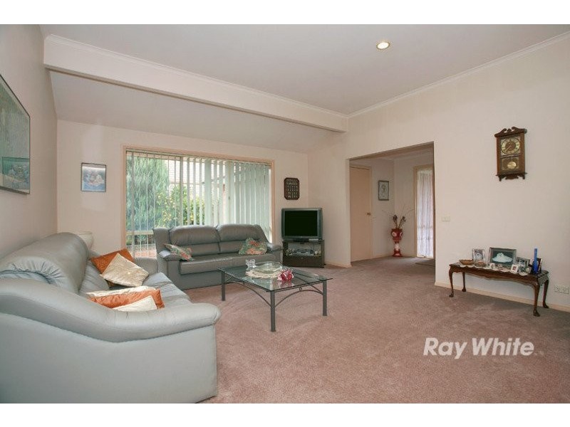 46 Frances Crescent, Cranbourne VIC 3977