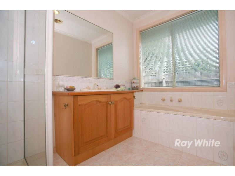 46 Frances Crescent, Cranbourne VIC 3977