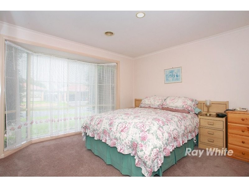 46 Frances Crescent, Cranbourne VIC 3977