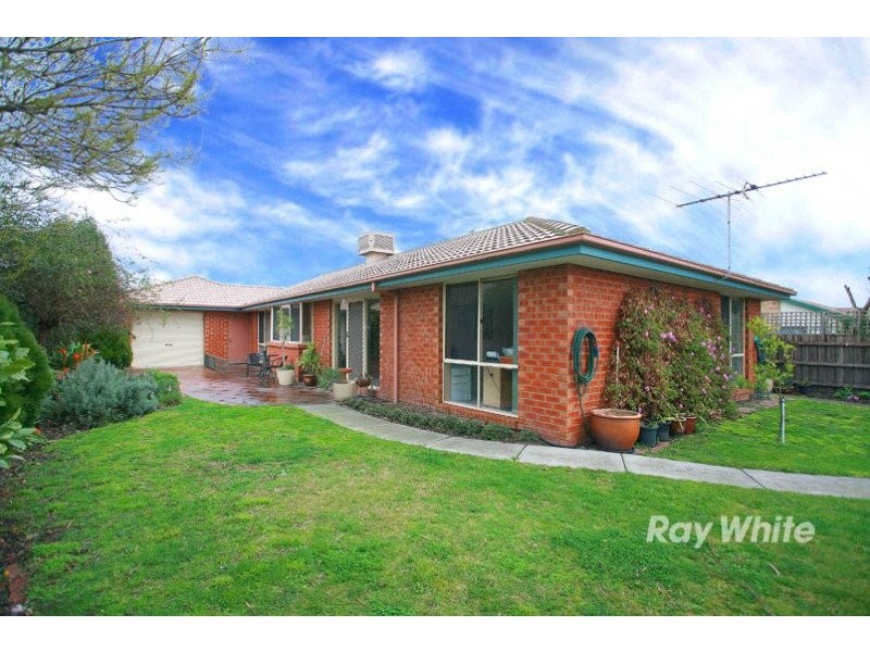 46 Frances Crescent, Cranbourne VIC 3977