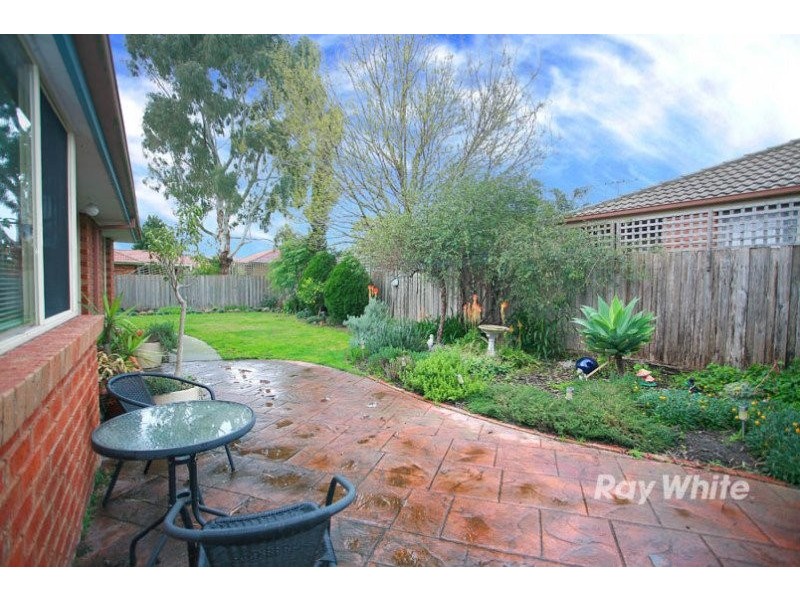 46 Frances Crescent, Cranbourne VIC 3977