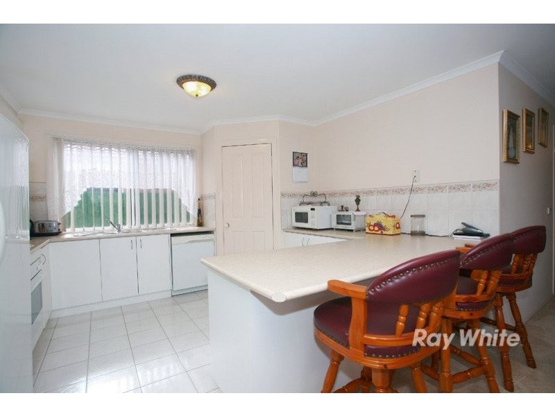 37 Glenaire Crescent, Cranbourne VIC 3977