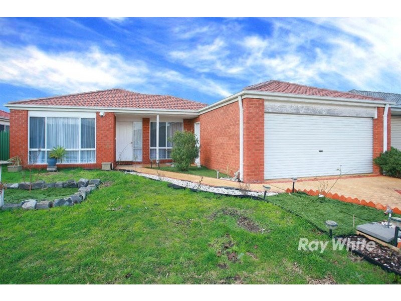 37 Glenaire Crescent, Cranbourne VIC 3977