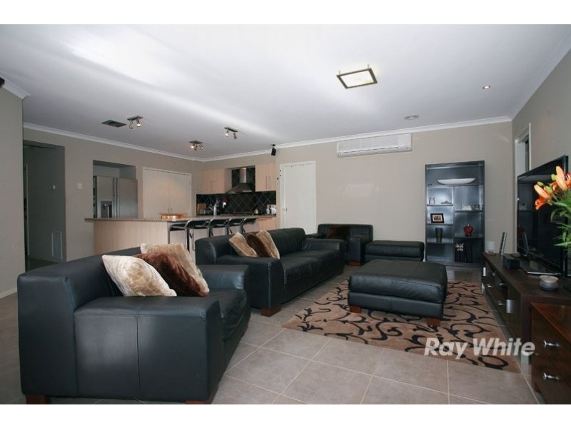 5 Carmody Court, Cranbourne VIC 3977