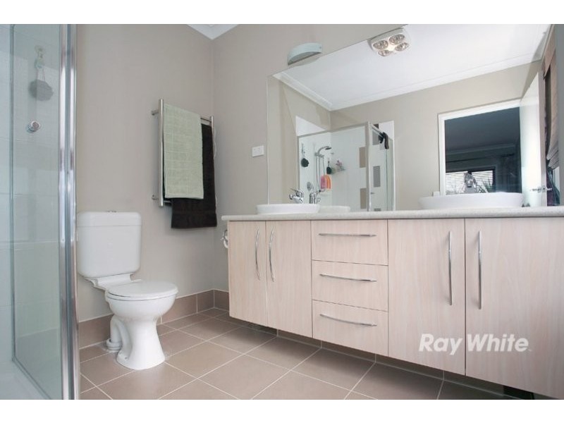 5 Carmody Court, Cranbourne VIC 3977