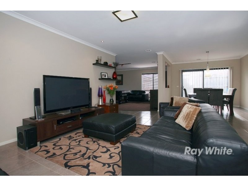 5 Carmody Court, Cranbourne VIC 3977